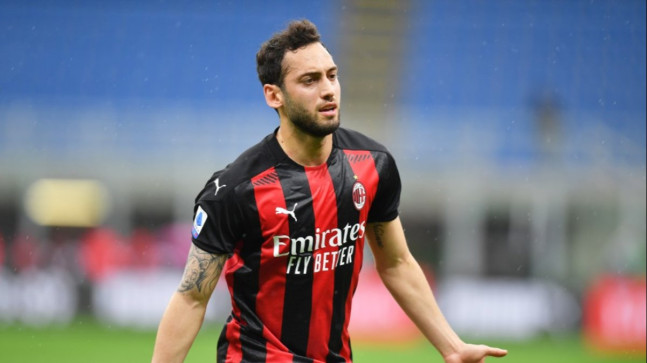 Hakan Çalhanoğlu’ndan nefis plase golü